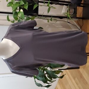 Arctic Cool Vortex Vent Tecnology V-Neck Short Sleeve T-Shirt Size M